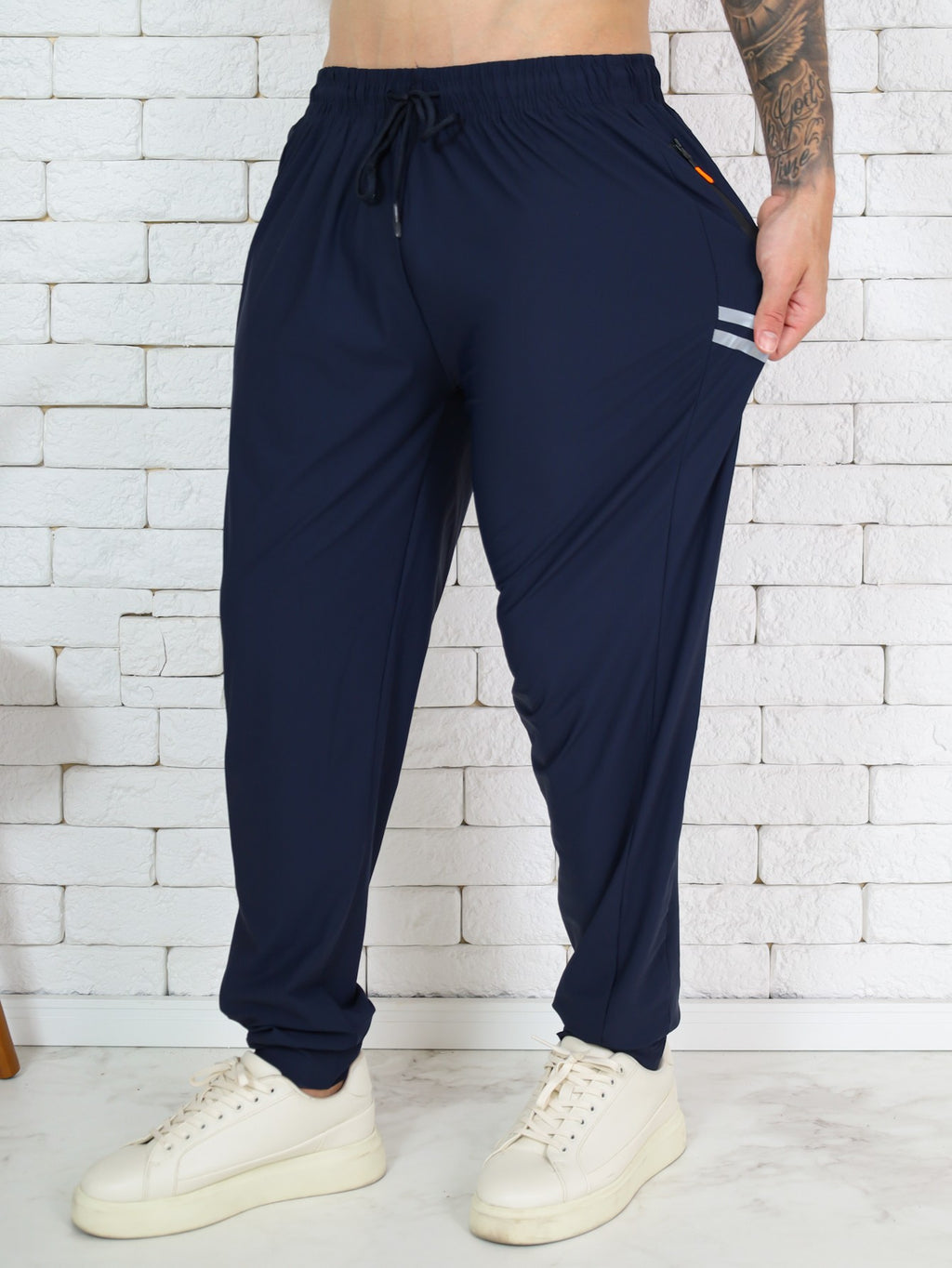 Calça Jogger Masculina Esportiva Dry Fit com Zíper - Tecido Térmico Refrescante