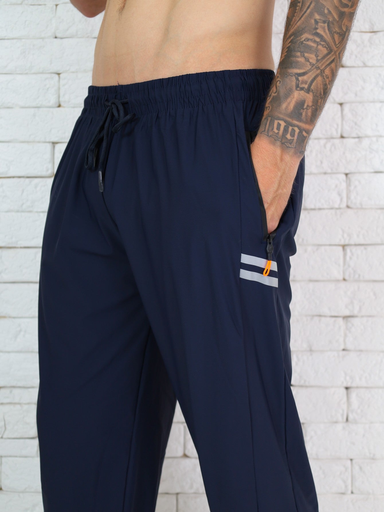 Calça Jogger Masculina Esportiva Dry Fit com Zíper - Tecido Térmico Refrescante