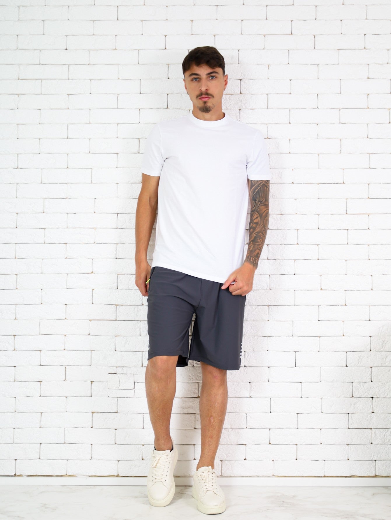 Shorts Esportivo Masculino com Bolsos de Zíper - Secagem Rápida
